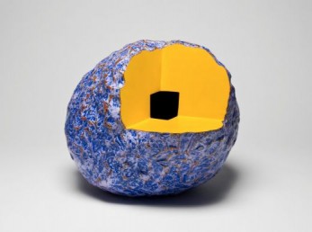 Ken Price, Big Load, 1988, Fired and painted clay, 12.5 x 15.5 x 17 inches. Stéphane Janssen, Arizona. Courtesy of Ken Price. Photo courtesy of Fredrik Nilsen.
